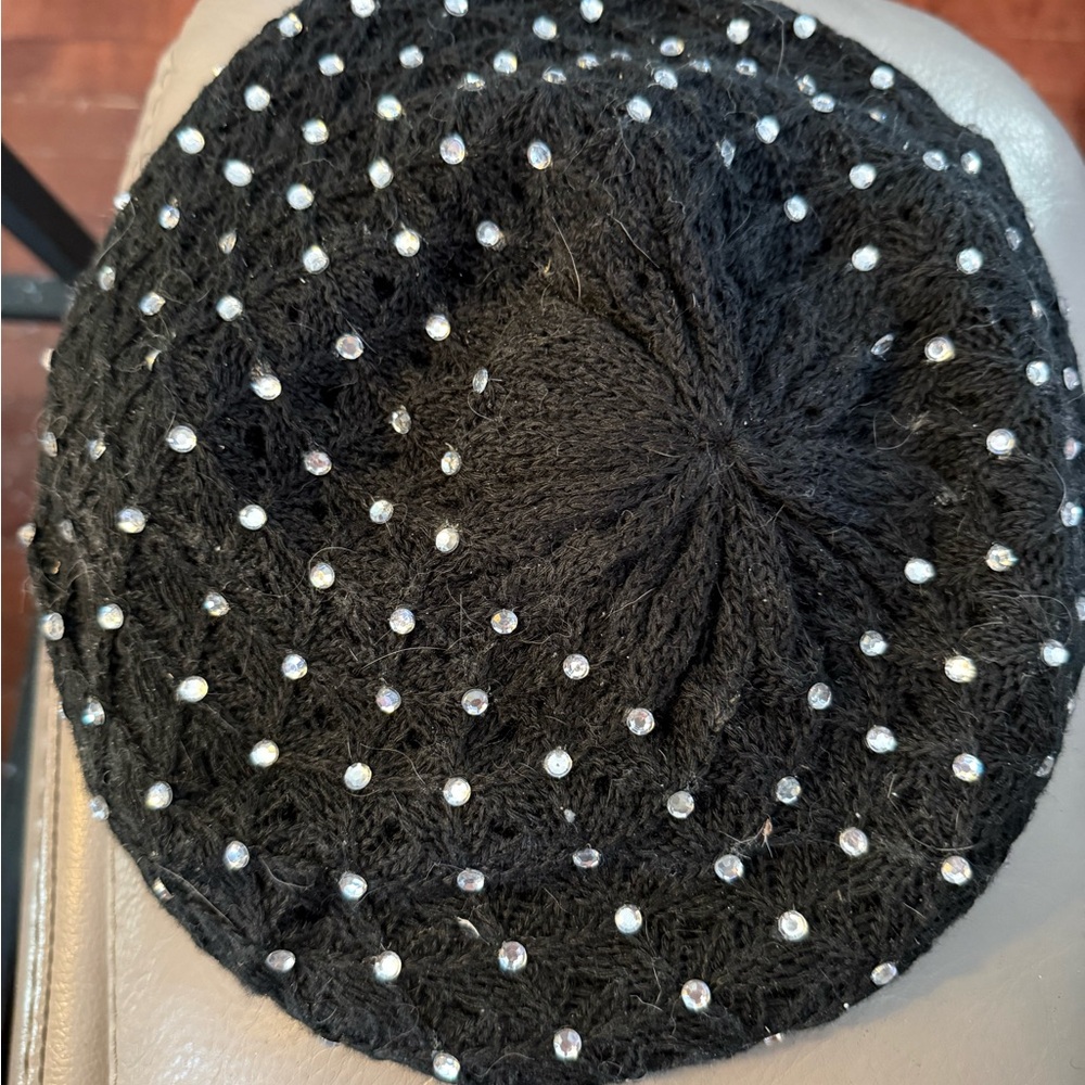 Elegant Black Knit Beret with Rhinestones